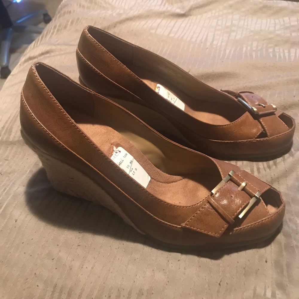 Brown open toe wedges